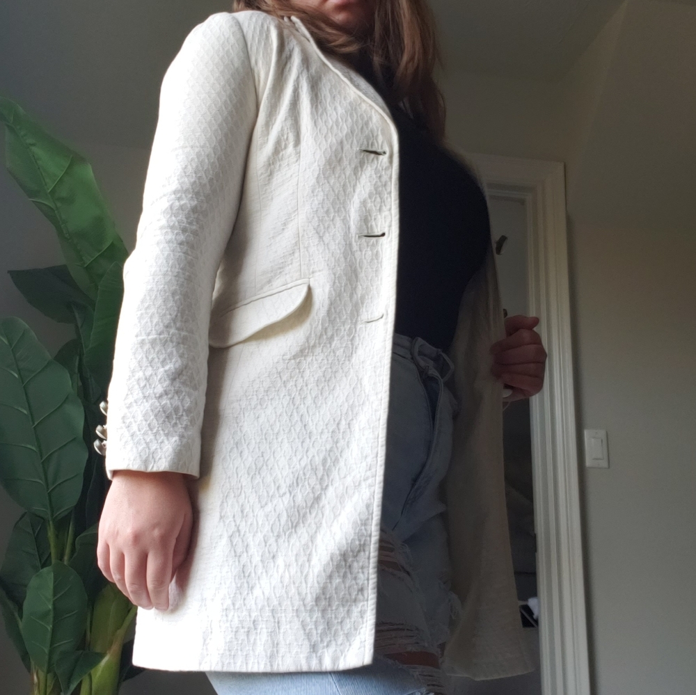 CHAPTER ONE Cream Jacket - Picture 2 of 8